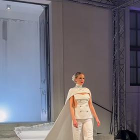 Anna-Marie Kánská na přehlídce Osmana Laffity.