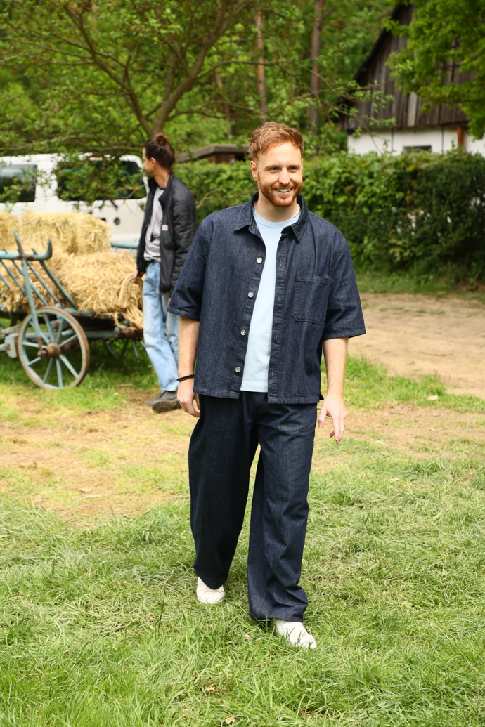 FOTO: Vilém Šír bude moderovat reality show Farma. – stránka 28
