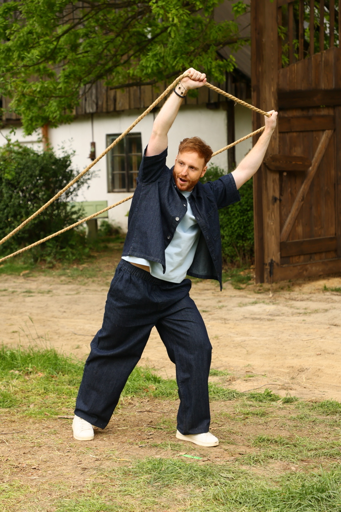 FOTO: Vilém Šír bude moderovat reality show Farma. – stránka 24