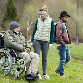 Adriana a Eddie vezmou Vlastu k řece, kde se vždy cítil dobře.