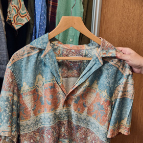 Košile z barevného období Honzy Ondera