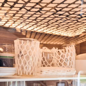 Vtipně vymyšlené jsou v karavanu úložné prostory.