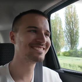 BrajenIRL se po šíleném manévru zprvu usmíval.