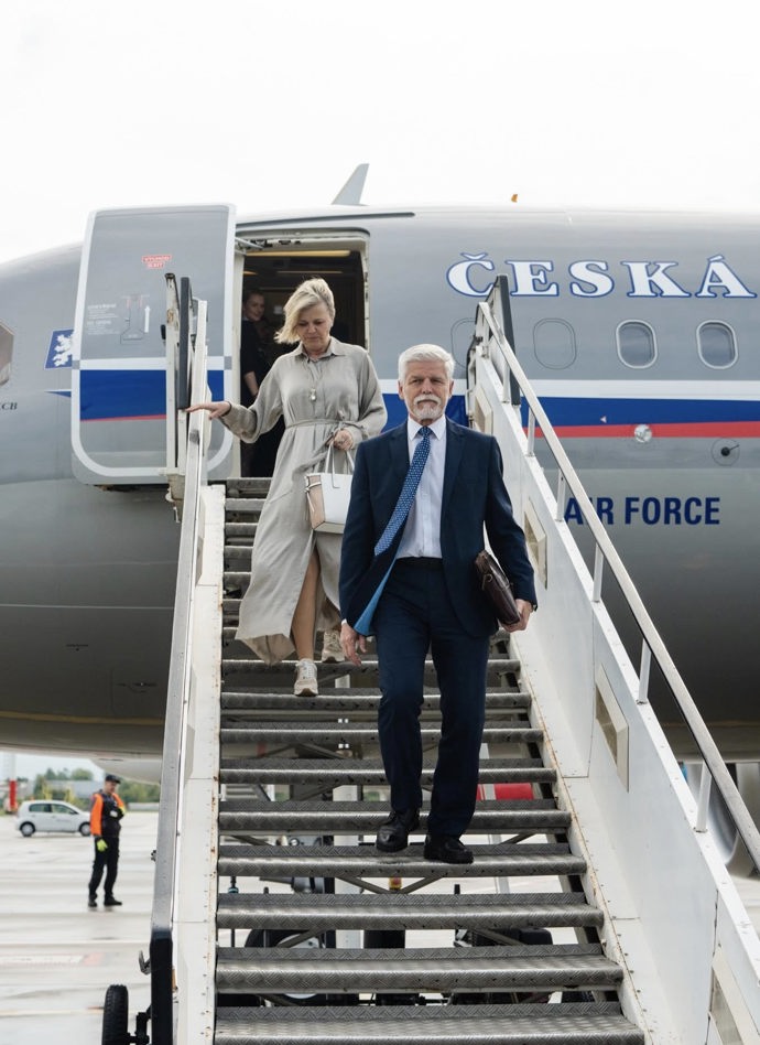 FOTO: Prezident Petr Pavel s manželkou Evou Pavlovou v pondělí navštívili Litvu. – stránka 115