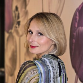 Herečka Zdeňka Žádníková-Volencová v nové barvě vlasů - poprvé v životě jako blondýnka. 