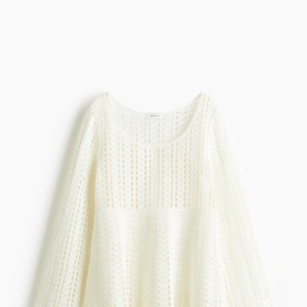 Šaty s efektem háčkování, H&M, 1999 Kč