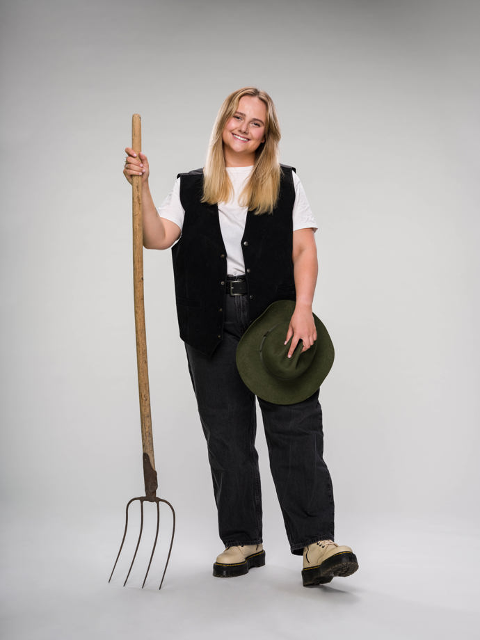 FOTO: Andrea Havelková míří do Farmy Česko. – stránka 27