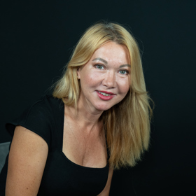 Kláře Long Slámové chybí v České republice víc práv pro oběti trestných činů. Podle ní zákon stále nahrává pachatelům. Oběť by podle ní měla mít právo odvolat se, když je pachatel zproštěn obžaloby. Toto smí zatím pouze státní zástupce, který podle Long Slámové často selhává.