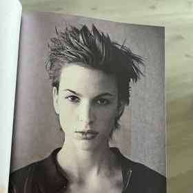 Nela Moravcová byla krásnou mladou ženou. Bohužel také bojovala se svými vnitřními démony. 