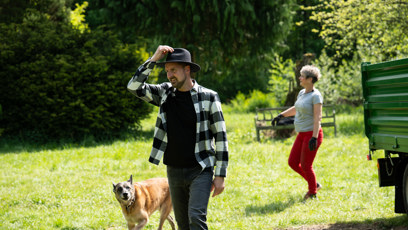 FOTO: Na farmu dorazil hospodář.