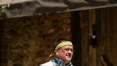 FOTO: Luboš Bailador marně touží po mladičkém princi na bílém koni.