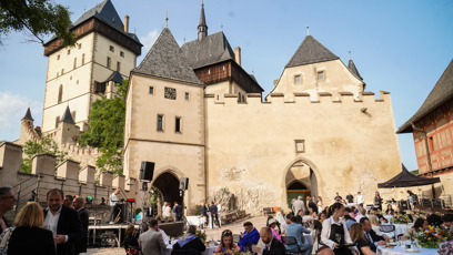 FOTO: Velkolepá svatba na Karlštejně.