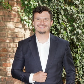 Bývalý hokejista Staša zavzpomínal na svoji první lásku. 