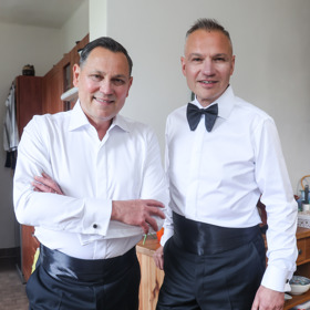 Novomanželé Pavel Vítek a Janis Sidovský.