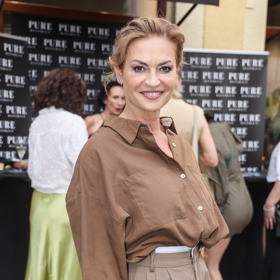 Známá cvičitelka má styl a její look je důkazem, že modely tón v tónu a v neutrálních barvách rozhodně nemusí být nudné.