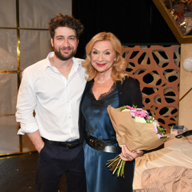 Marek Němec si hraní po boku herecké legendy nanejvýše užívá. 