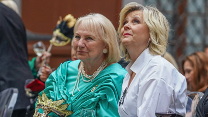 FOTO: Eva Pavlová se držela vedle hraběnky Karly Lažanské.