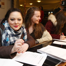 Leona Černá je nyní zavedenou muzikálovou zpěvačkou. 
