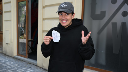 FOTO: Jakub Kotek si nechal v tetovacím studiu vytetovat podobiznu Mikýře.