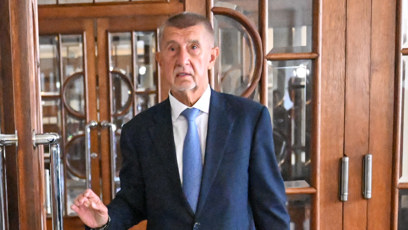 FOTO: Andrej Babiš přichází k soudu.