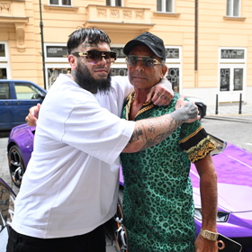 Leo Beránek po propuštění z vězení s otcem.