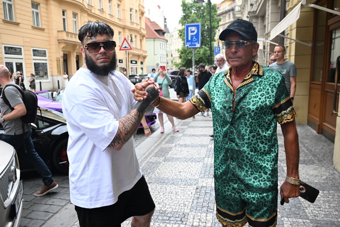FOTO: Leo Beránek s tatínkem. – stránka 32