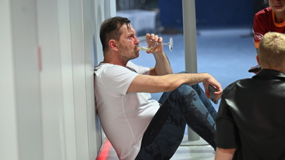 FOTO: Jaromír Soukup si dal po zápasu skleničku.