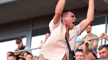 FOTO: Fanoušek Attily byl jako smyslů zbavený.