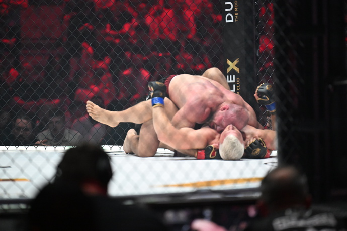 FOTO: Patrik Hübler alias Žralok vs. René „Rendys“ Blahovský. – stránka 11