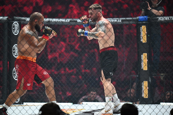 FOTO: Michal Zátorský vs Josef Tyson Škop. – stránka 170