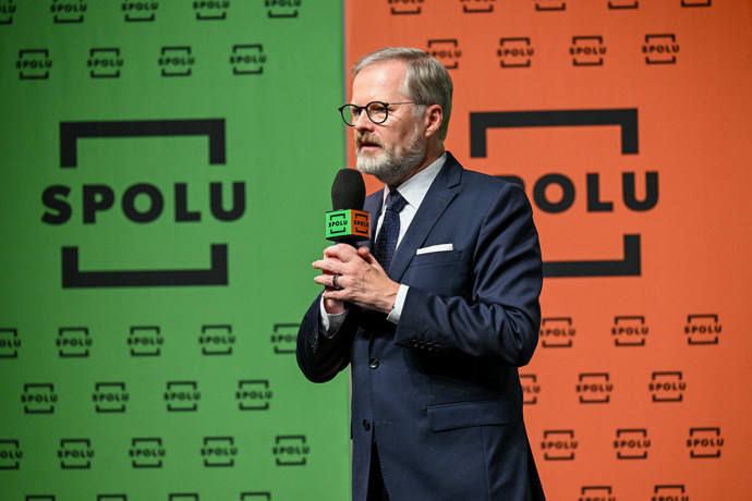 FOTO: Petr Fiala během své debaty. – stránka 21