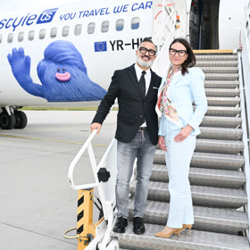 CEO společnosti CK Blue Style Imed Jeddai a Lenka Pátek, expertka na cestování a obchodní ředitelka CK Blue Style představili nové letadlo.
