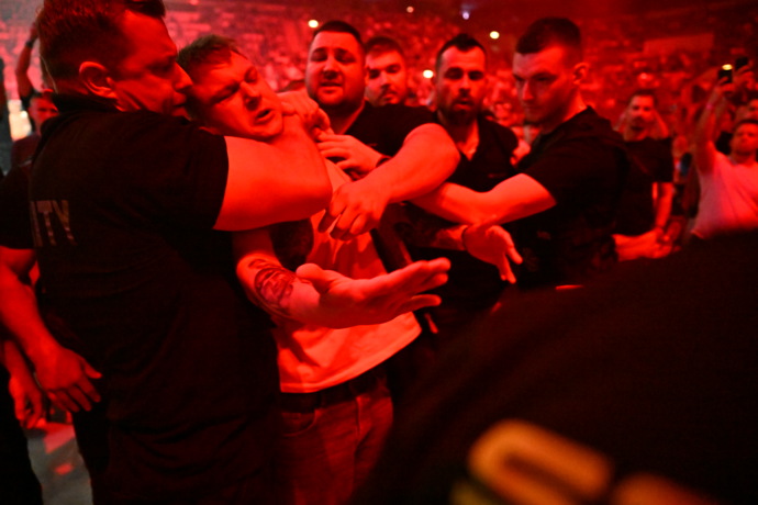 FOTO: Tadeáš Veselý byl vyveden ochrankou z galavečera Clash 12. – stránka 88