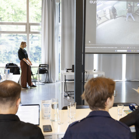 Odborník na sebeobranu Petr Mrňa doporučuje ženám nepodceňovat prevenci a nosit pepřový sprej. 