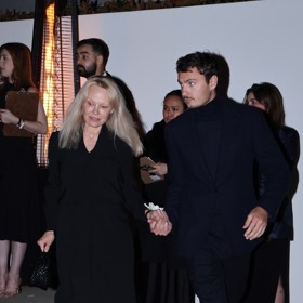 Pamela Anderson je se svým vzhledem spokojená.