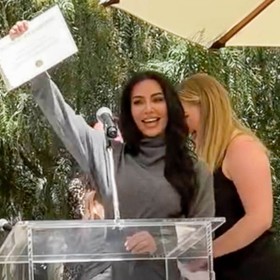 Kim Kardashian složila zkoušku.