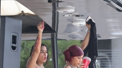 FOTO: Cardi B na jachtě.