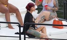 Cardi B na jachtě.