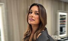 Aleně jemné prosvětlení náramně sluší.