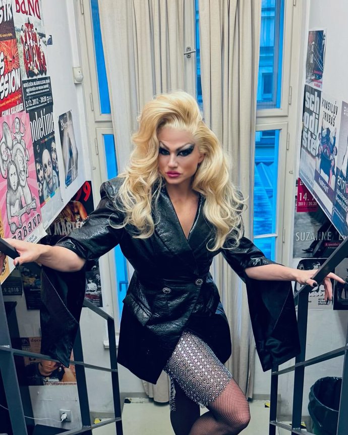 FOTO: Tiffany RichBitch nikdo neudolá. – stránka 1