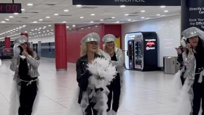 FOTO: S partou velice kamarádek si Monika Babišová udělala dámskou jízdu v Řecku.