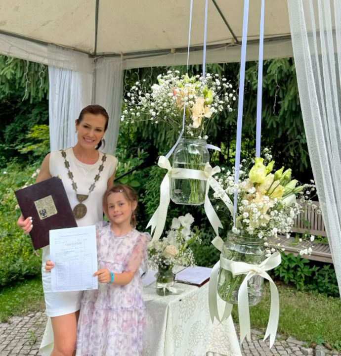 FOTO: Jana Doležalová s dcerou. – stránka 5