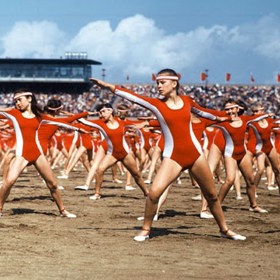 První celostátní spartakiády se zúčastnilo okolo 1.7 milionu lidí.