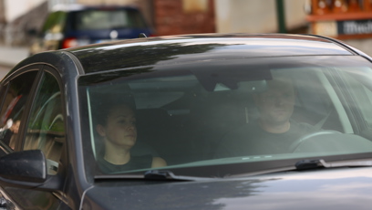 FOTO: Na svatbu už přijíždějí první lidé.