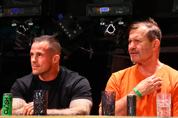 FOTO: Jaromír Soukup prý moc neslyšel. – stránka 78
