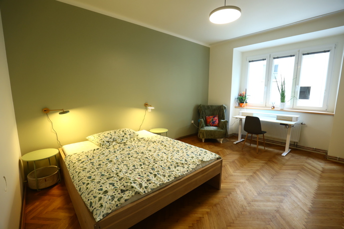FOTO: Zelený pokoj má jako jediný manželskou postel. – stránka 46