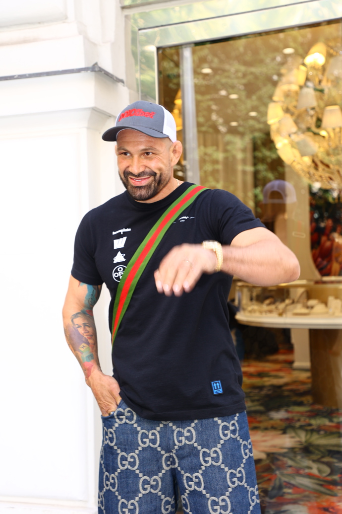 FOTO: Attila Végh dorazil do Alo diamonds. – stránka 66