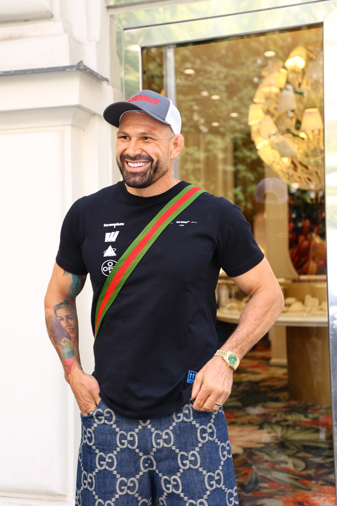 FOTO: Attila Végh se přišel odměnit. – stránka 65