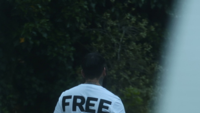 FOTO: Leo Beránek s trikem s nápisem „Free Leo“.