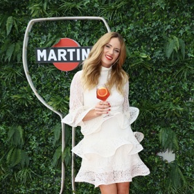 Nikol Moravcová na Martini party u pražského hotelu Hilton. 